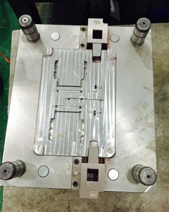 外殼塑料模具201330，深圳塑膠模具廠，精密模具加工